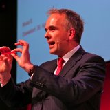 Bild: 5 Sterne International: Bernhard Wolff bei der Jahresconvention der YPO in Indien
