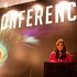 Alexandra Polzin / Bild: 5 Sterne Moderatorin Alexandra Polzin bei einer Konferenz in Indien